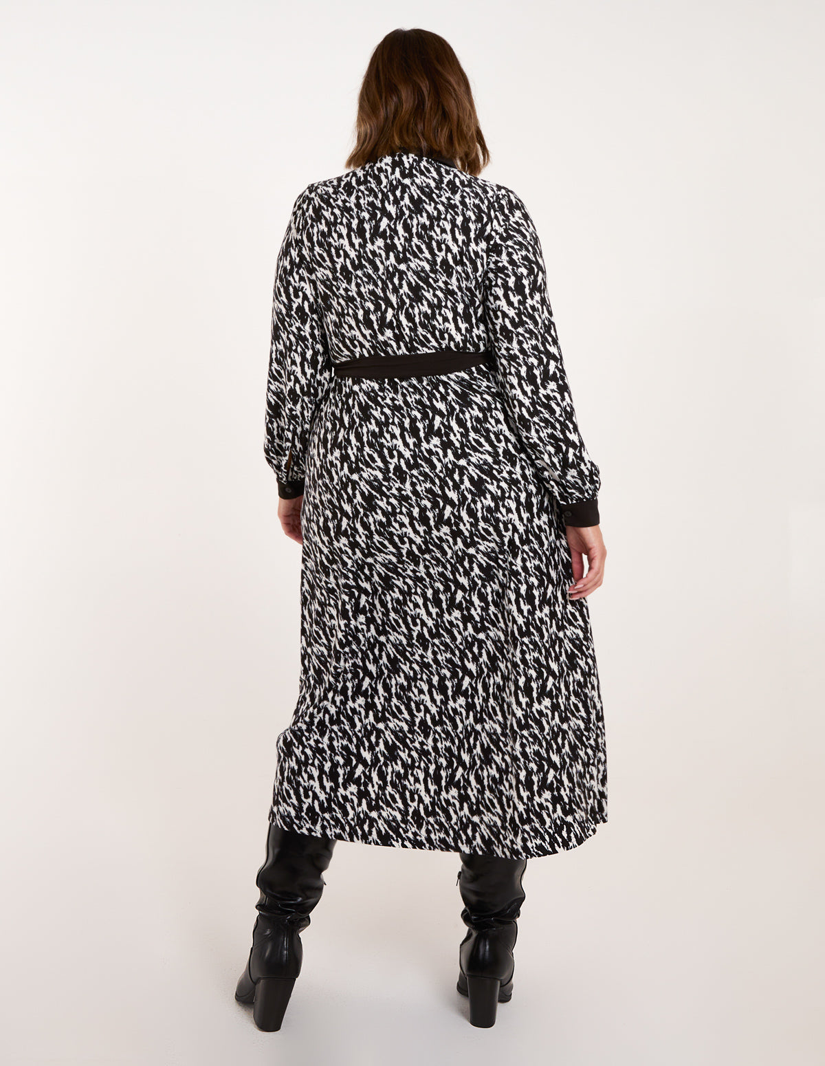 Curve Constrast Belted Midi Shirt Dress